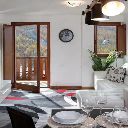 Hellochalet- Maison Skis Aux Pieds - Ski-in With Boot Warmer And Garage Appartement